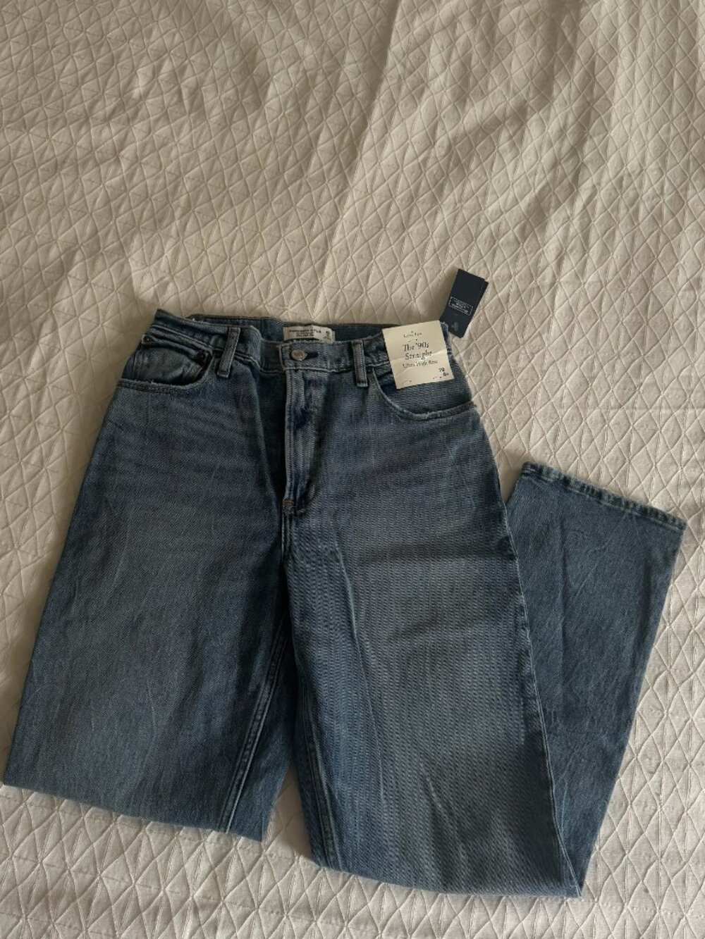 Abercrombie Curve Love 90s Straight Ultra High Rise Jeans - Mid/Light Wash NWT 2